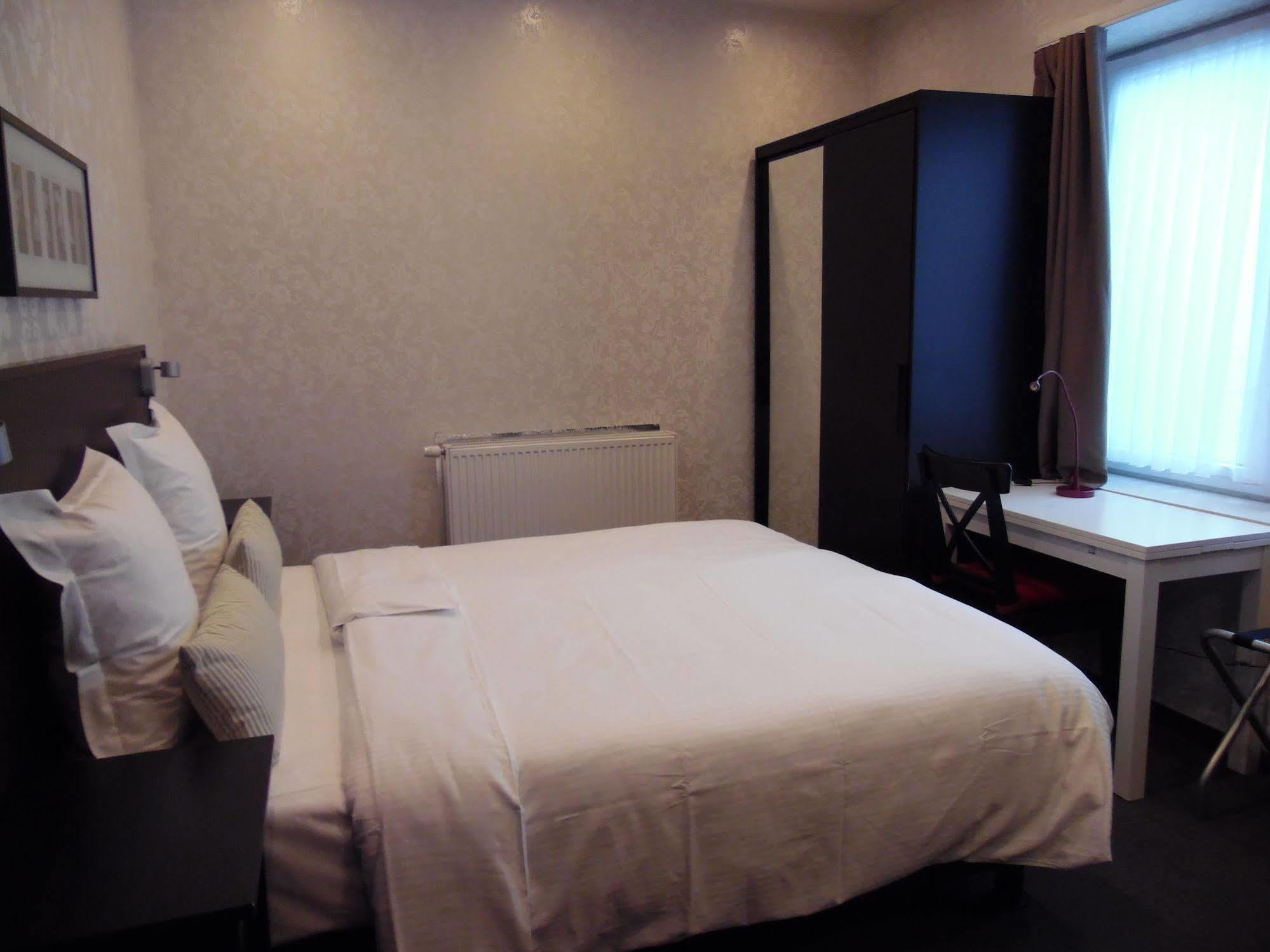 Hotel Cathedral 3*