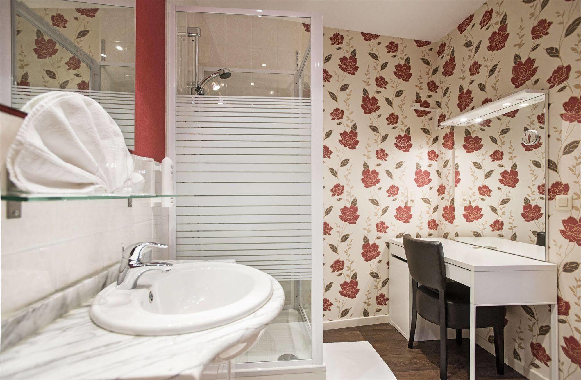 Hotel Cathedral 3*