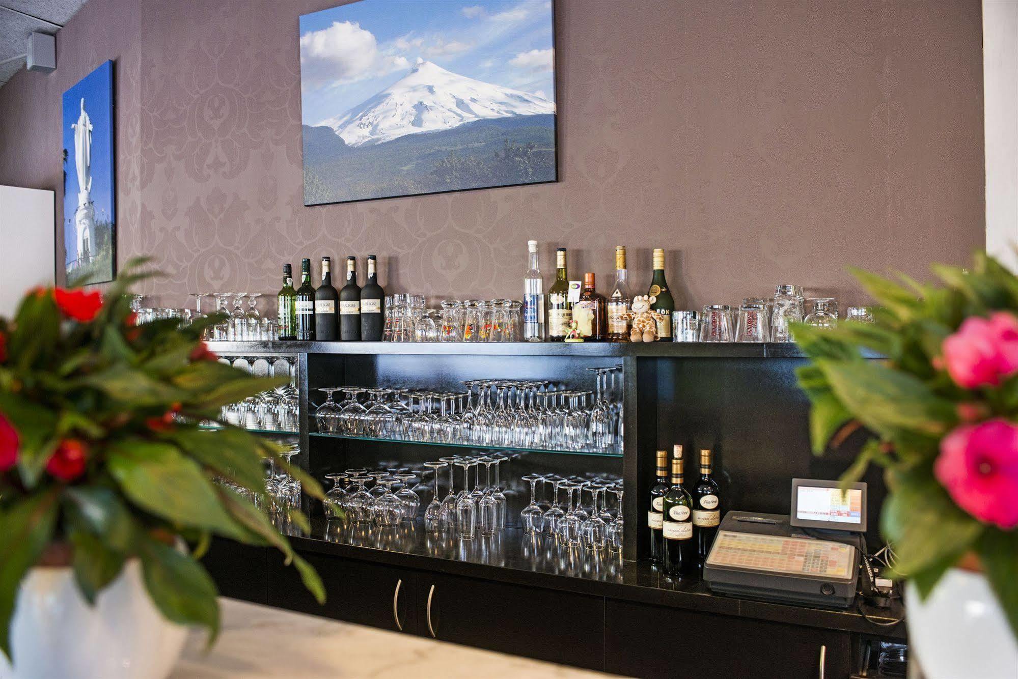 Cathedral Hotel 3*